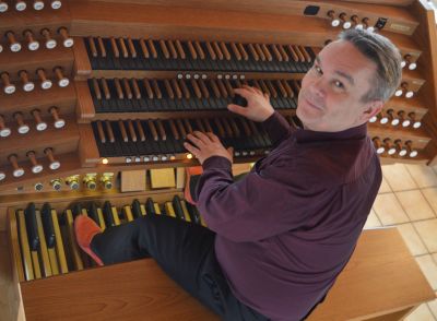 Sonntag, 18. Januar, 17 Uhr, in der Kath. Kirche Mariä Himmelfahrt: Neujahrskonzert bei Kerzenschein und mit Videoprojektion