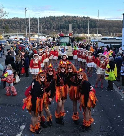 Sonnenschein, Frost und fantastische Stimmung: Fastnachtsumzug in „Watchmanriver“