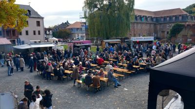 Wächtersbacher Herbstmarkt am 18. Oktober - Buntes Treiben rund ums Schloss und großes Kinder-Abenteuerland